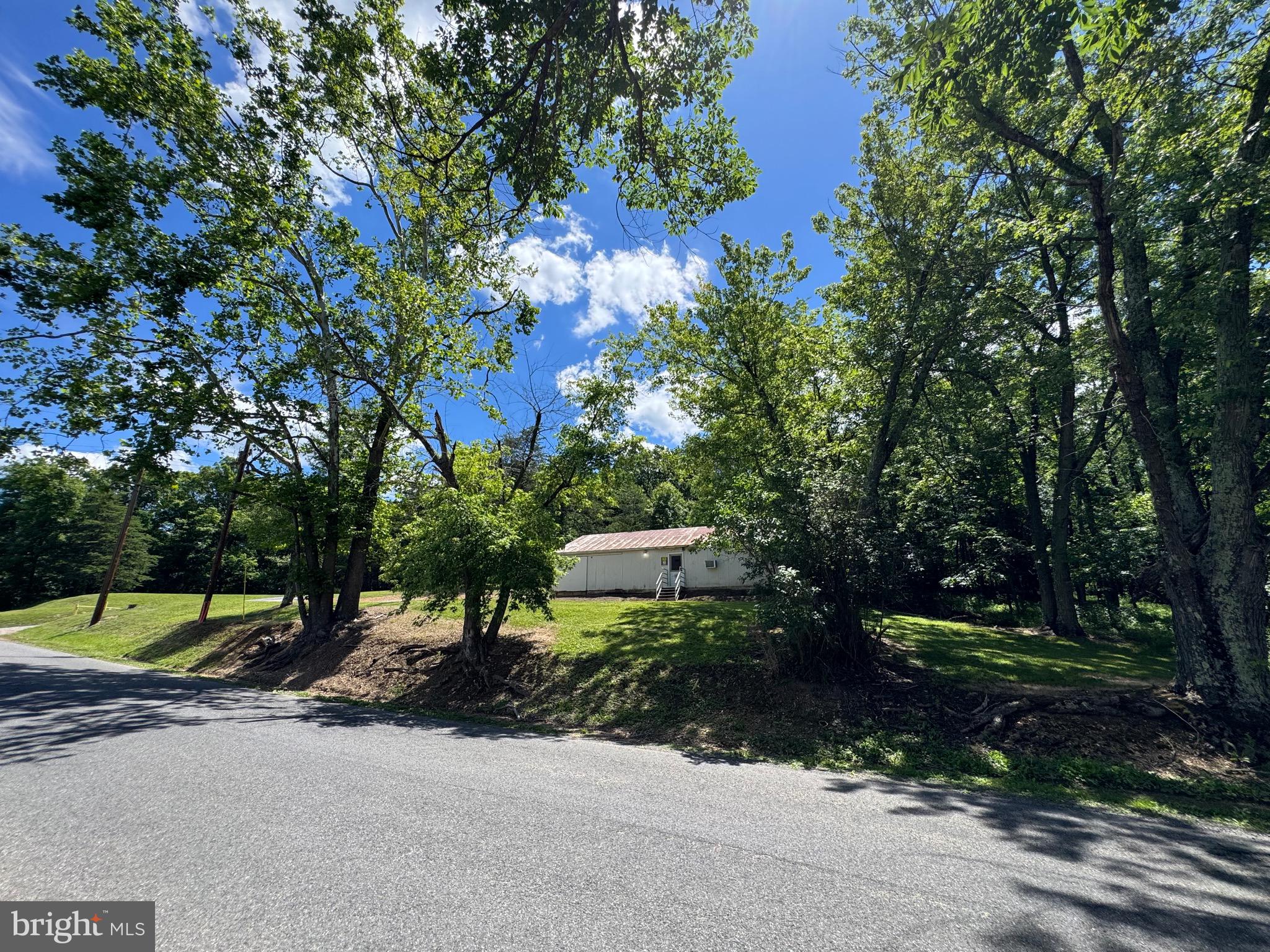 346 Sand Mine Road Berkeley Springs, WV 25411 - Photo 9 of 11