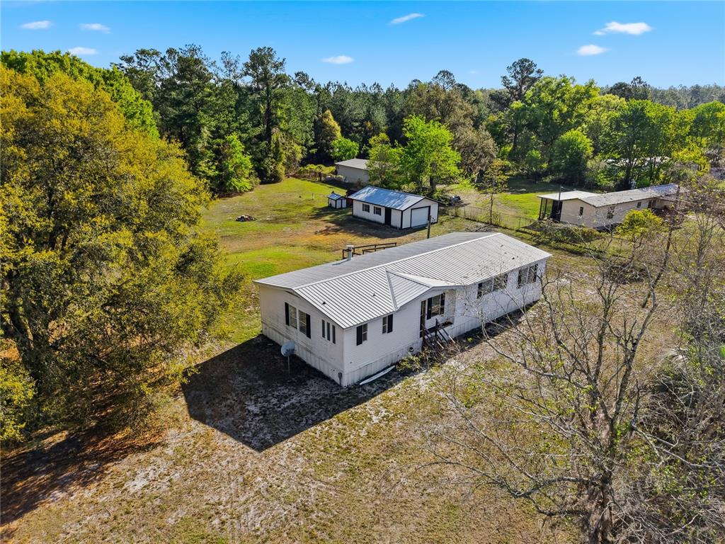 6903 Southwest County Road 225 Starke, FL 32091 - Photo 4 of 51