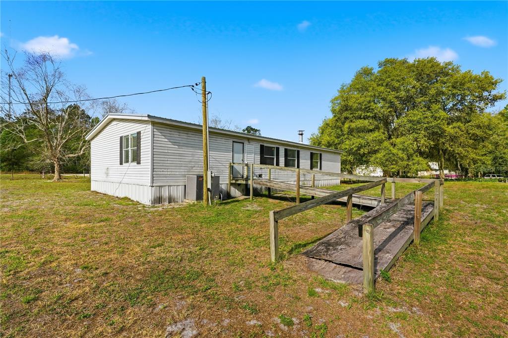 6903 Southwest County Road 225 Starke, FL 32091 - Photo 8 of 51