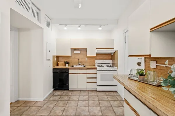 $799,000 | 38 Kilsyth Road, Unit 21, Brookline, MA 02445