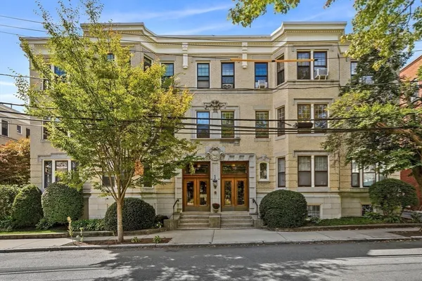 $799,000 | 38 Kilsyth Road, Unit 21, Brookline, MA 02445