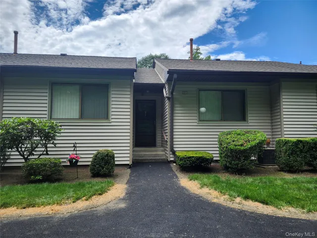$464,900 | 108 Village Road, Unit B, Yorktown Heights, NY 10598