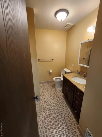 $464,900 | 108 Village Road, Unit B, Yorktown Heights, NY 10598