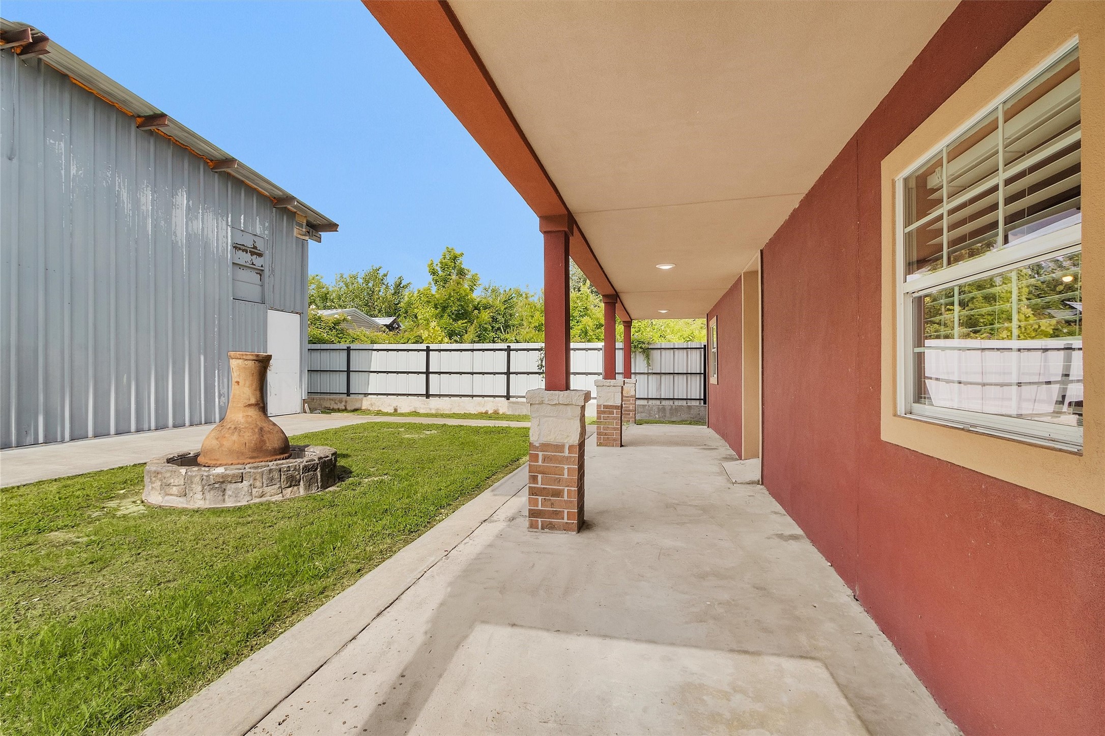207 Aldine Mail Rte Road Houston, TX 77037 - Photo 18 of 44