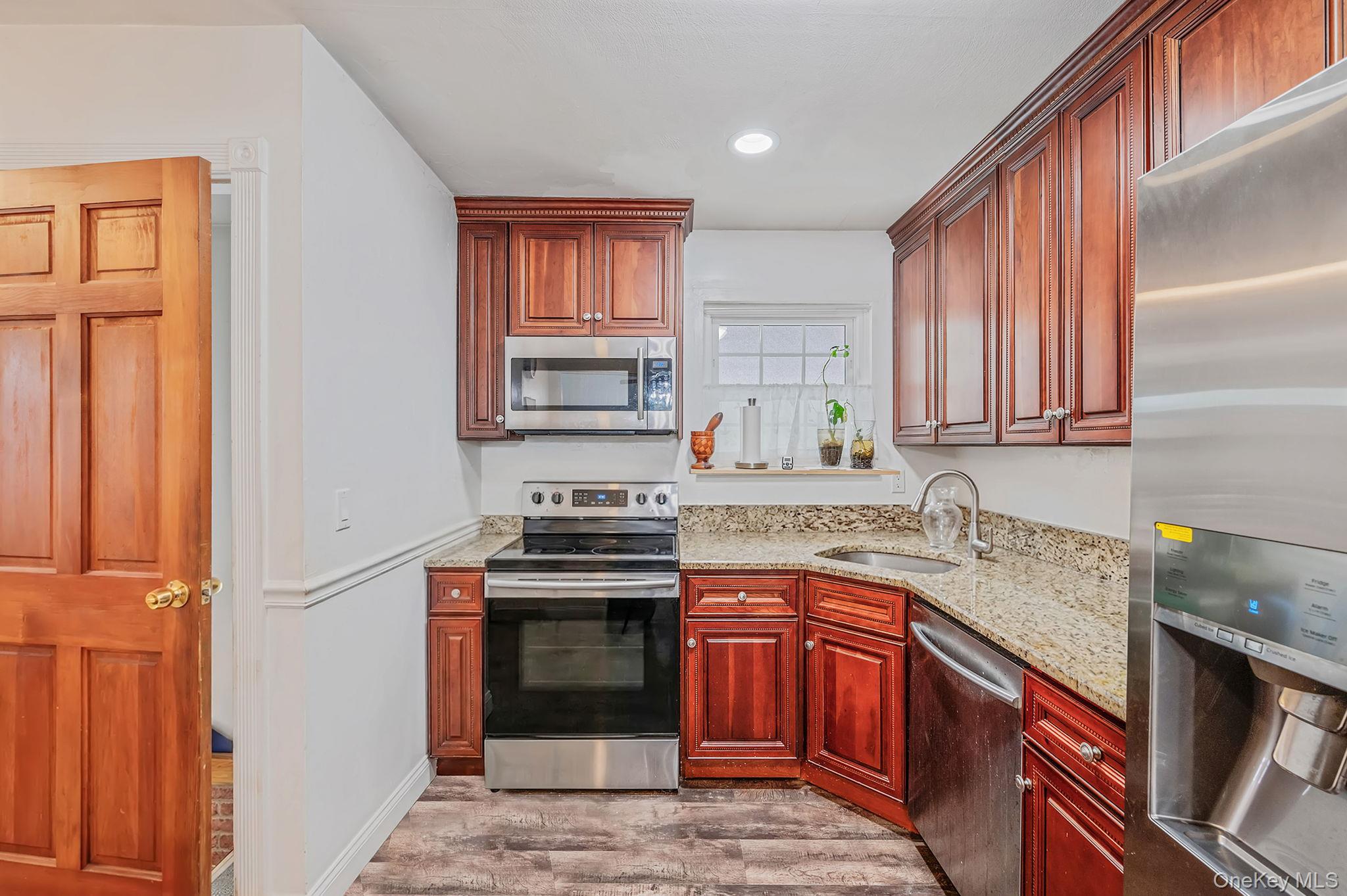 225 Ralph Avenue Babylon, NY 11702 - Photo 7 of 18