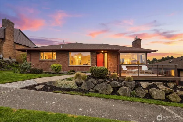 $1,499,950 | 4019 Southwest Henderson Street, Seattle, WA 98136