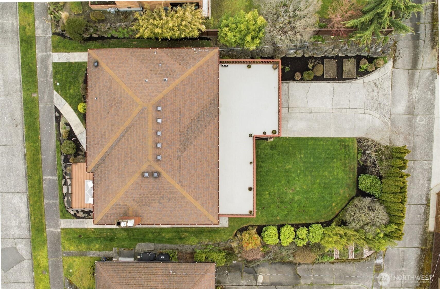 4019 Southwest Henderson Street Seattle, WA 98136 - Photo 34 of 40