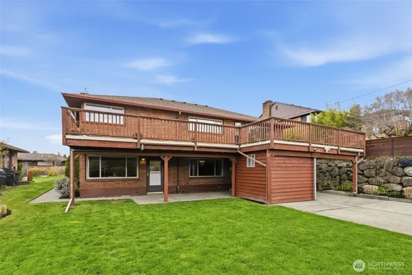 $1,499,950 | 4019 Southwest Henderson Street, Seattle, WA 98136