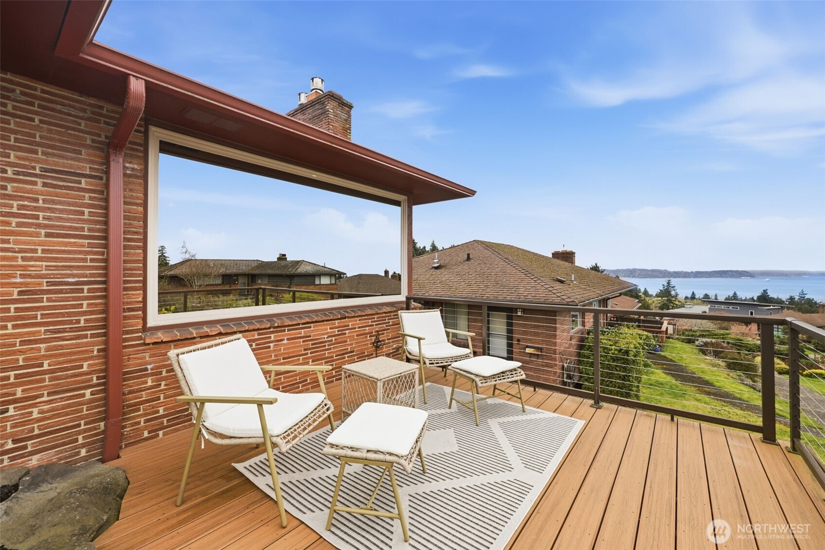 4019 Southwest Henderson Street Seattle, WA 98136 - Photo 4 of 40