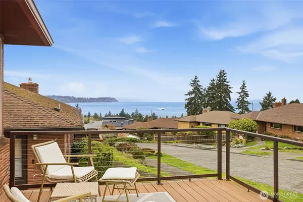 $1,499,950 | 4019 Southwest Henderson Street, Seattle, WA 98136