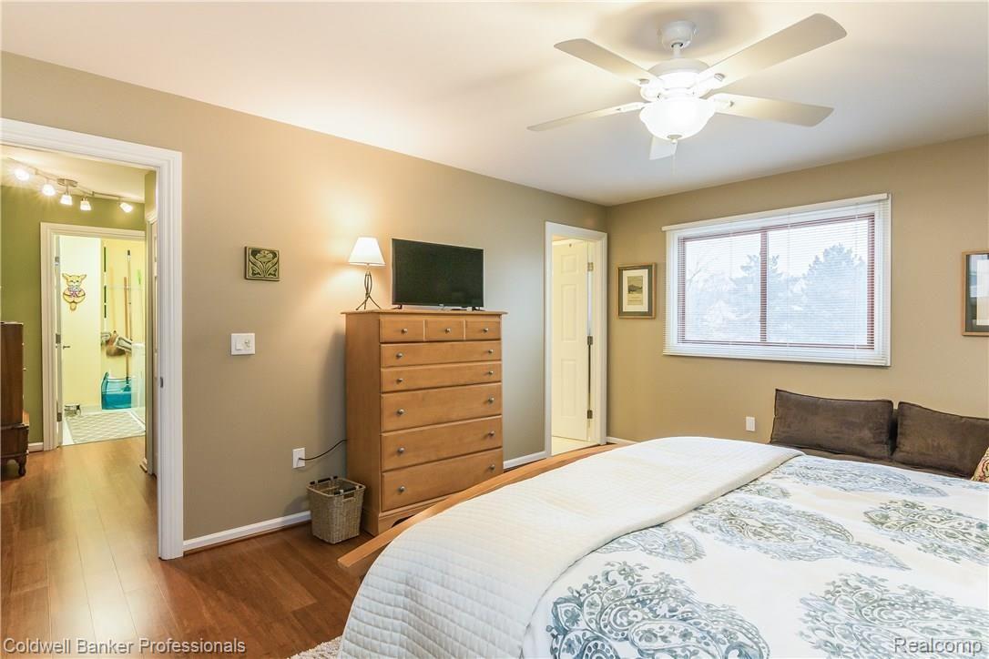 2192 Rochelle Park Drive, Unit 112 Rochester, MI 48309 - Photo 22 of 37 Bedroom Two