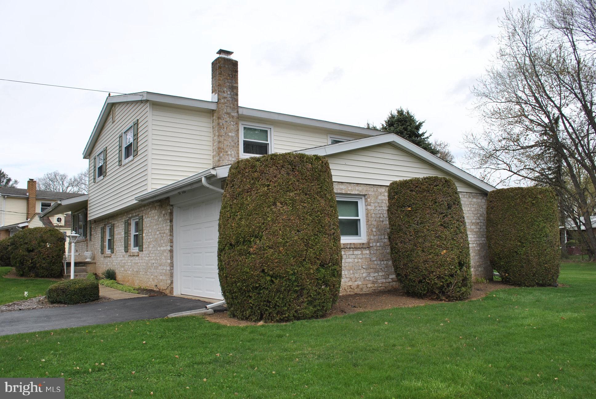 429 Limestone Road Carlisle, PA 17015 - Photo 2 of 31 Gallery Image 2
