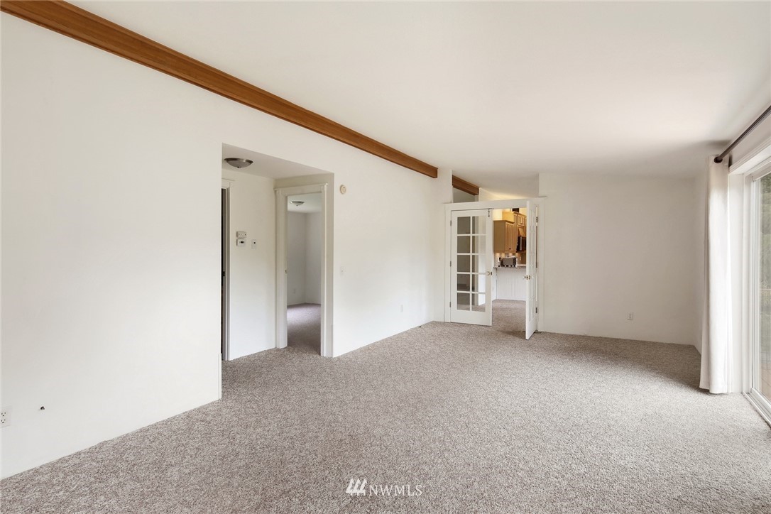 4030 Bay Road Ferndale, WA 98248 - Photo 15 of 36 an empty room with a natural light