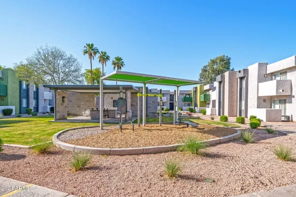 $1,438 | 949 South Longmore, Unit 2, Mesa, AZ 85202
