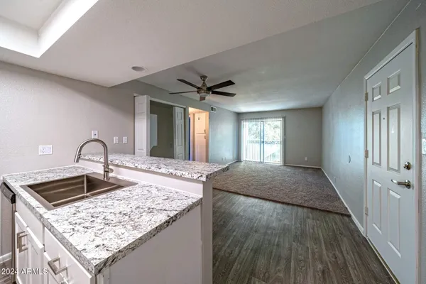 $1,438 | 949 South Longmore, Unit 2, Mesa, AZ 85202