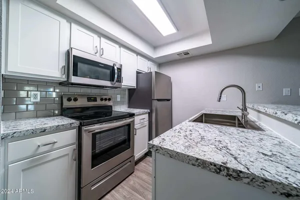 $1,438 | 949 South Longmore, Unit 2, Mesa, AZ 85202