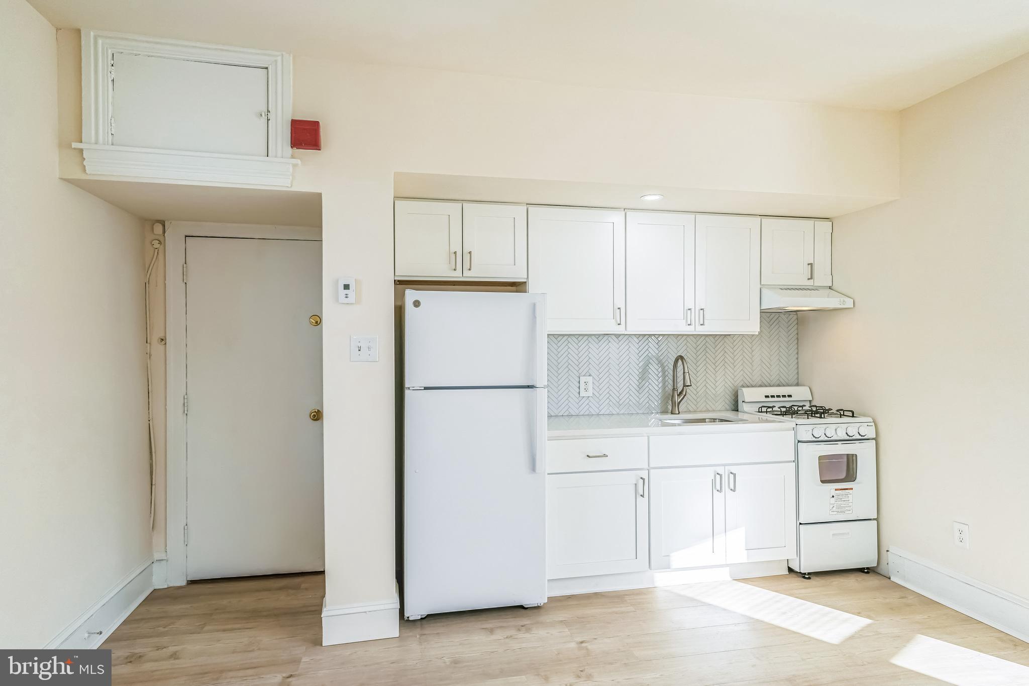 459 Martin Street, Unit 2R Philadelphia, PA 19128 - Photo 5 of 21