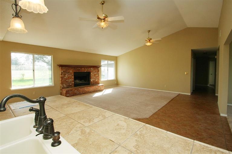 15563 Mark Road Madera, CA 93636 - Photo 11 of 13 Gallery Image 11