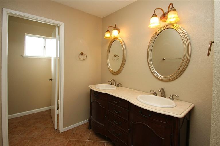 15563 Mark Road Madera, CA 93636 - Photo 7 of 13 Gallery Image 7