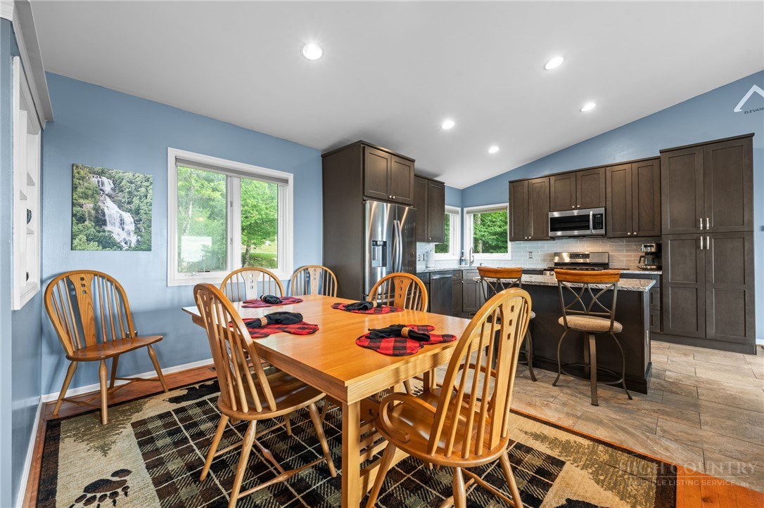 215 North Pinnacle Ridge Road Beech Mountain, NC 28604 - Photo 16 of 36