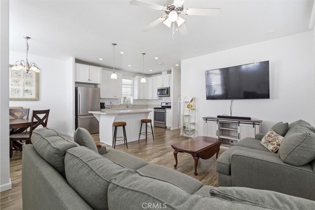 56 Maple Via Anaheim, CA 92801 - Photo 7 of 27