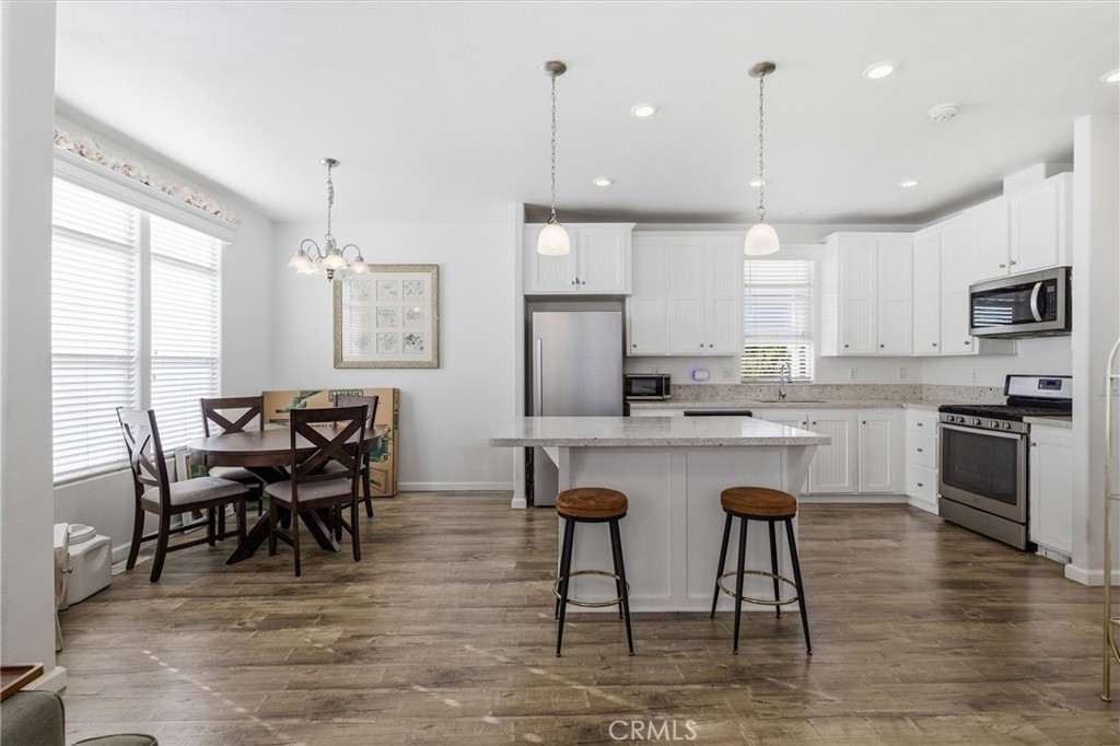 56 Maple Via Anaheim, CA 92801 - Photo 9 of 27