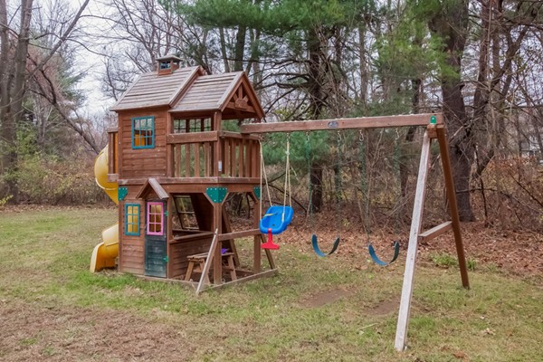 642 County Road Holyoke, MA 01040 - Photo 24 of 24 Gallery Image 24