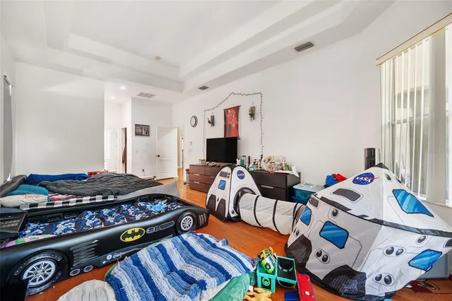 a view of livingroom with furniture and windows