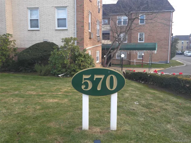 $379,000 | 570 Broadway, Unit 16A, Lynbrook, NY 11563