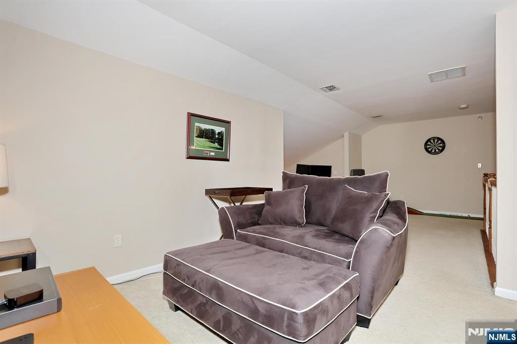 175 Rochelle Avenue, Unit 321 Rochelle Park, NJ 07662 - Photo 37 of 50