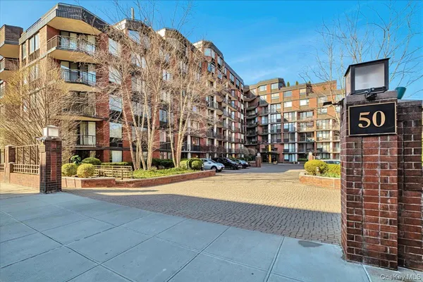 $2,300 | 50 East Hartsdale Avenue, Unit 1W, Hartsdale, NY 10530