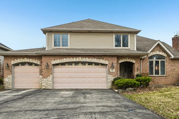 $700,000 | 160 Lincoln Street, Roselle, IL 60172