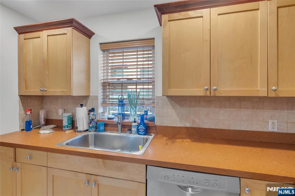 547 Gorge Road, Unit 2E Cliffside Park, NJ 07010 - Photo 12 of 28