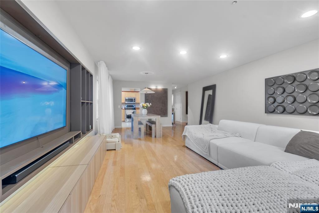 547 Gorge Road, Unit 2E Cliffside Park, NJ 07010 - Photo 2 of 28