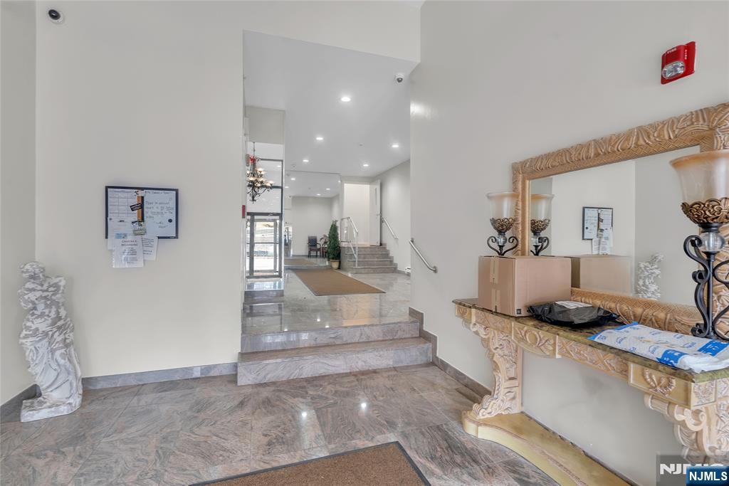 547 Gorge Road, Unit 2E Cliffside Park, NJ 07010 - Photo 24 of 28