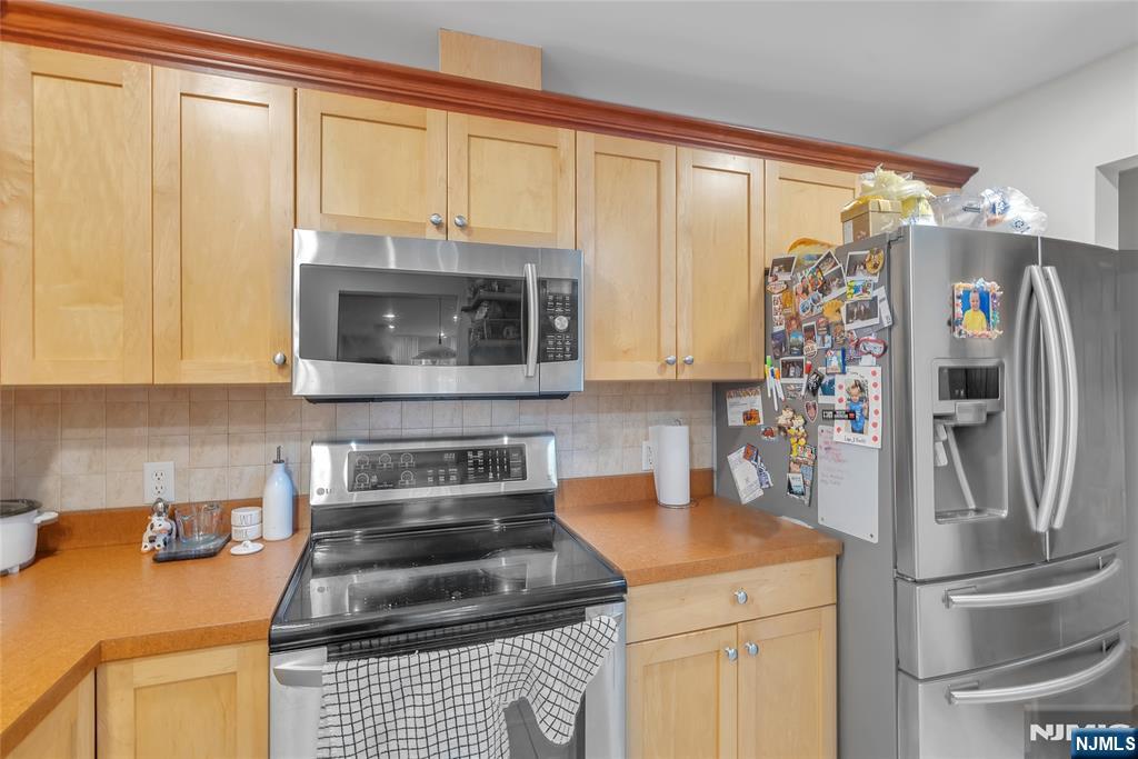 547 Gorge Road, Unit 2E Cliffside Park, NJ 07010 - Photo 10 of 28