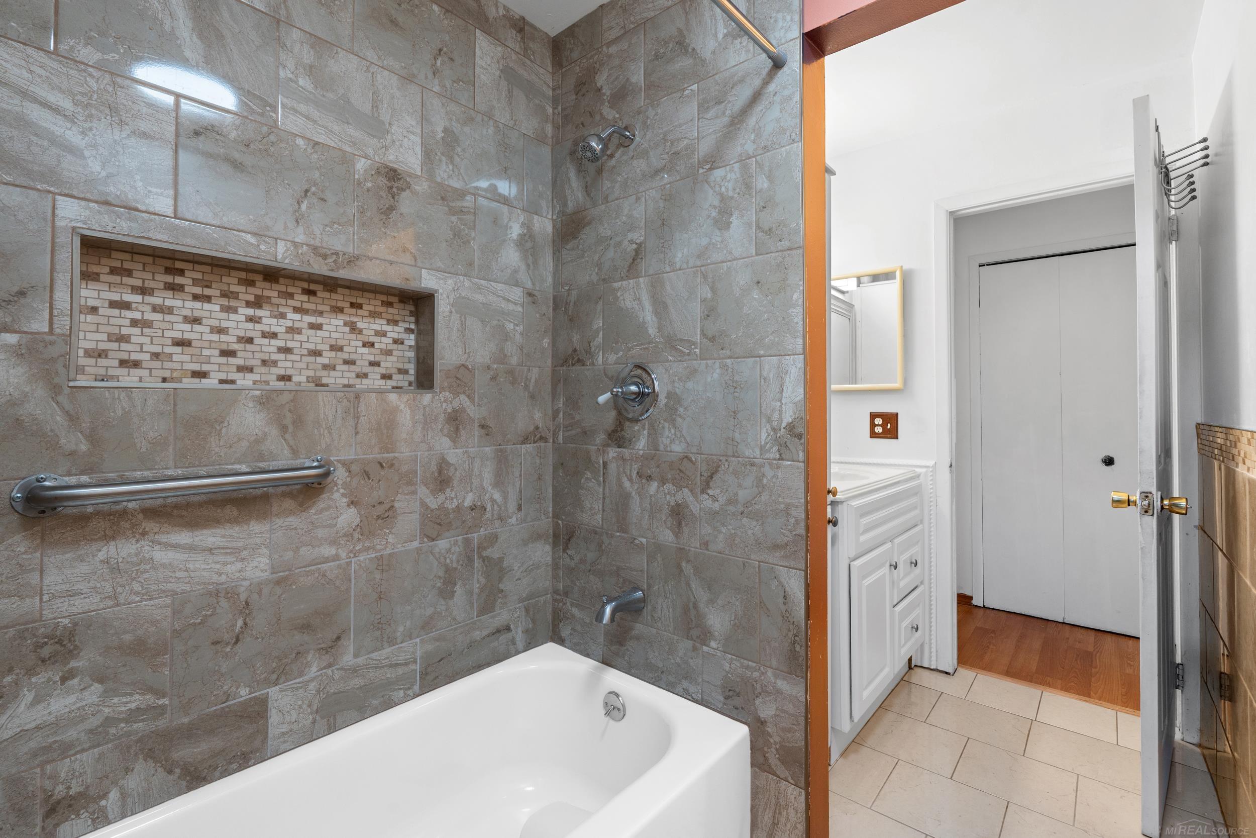29265 Hayes Road Warren, MI 48088 - Photo 17 of 29