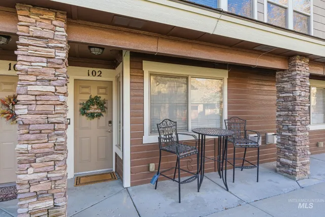 $324,900 | 9993 West Rosecroft Court, Unit 102, Boise, ID 83704