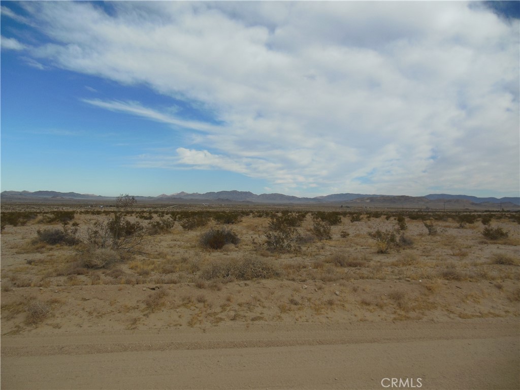 21104 Diamond Bar Road Twentynine Palms, CA 92277 - Photo 5 of 5 a view of lake