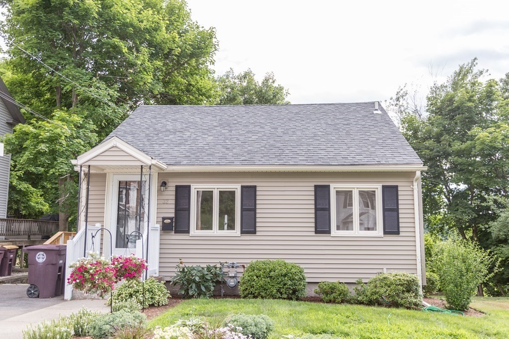 32 Clinton Road Weymouth, MA 02189 - Photo 2 of 30 Gallery Image 2