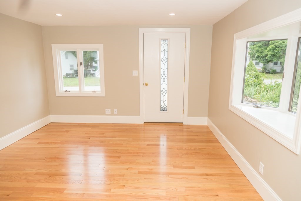 32 Clinton Road Weymouth, MA 02189 - Photo 5 of 30 Gallery Image 5