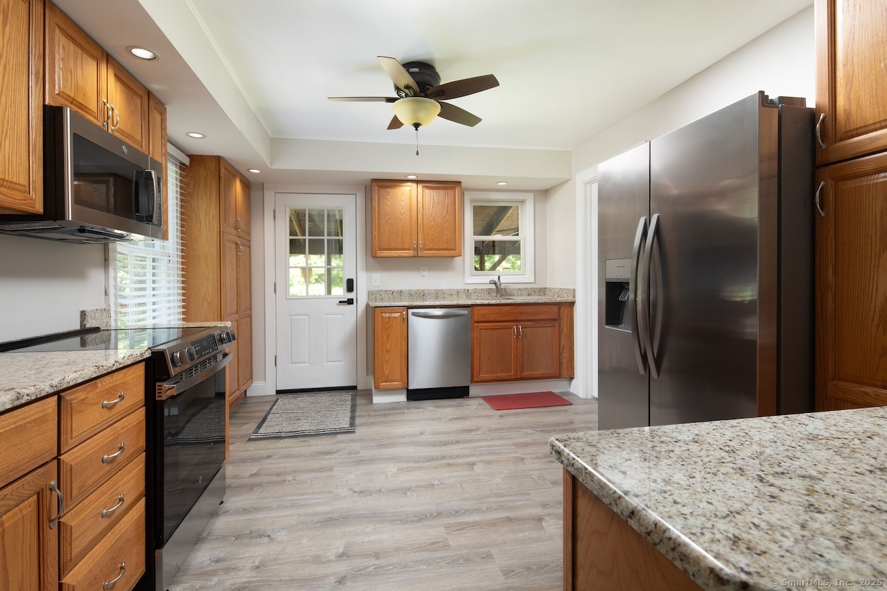 11 Reservoir Road Salisbury, CT 06039 - Photo 4 of 25