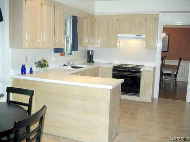 3029 Crossfield Road Henrico, VA 23233 - Photo 4 of 7 Other - Kitchen Cooking Area