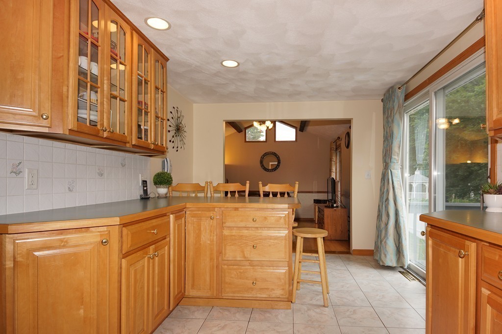 7 Richfield Road Burlington, MA 01803 - Photo 2 of 23 Gallery Image 2