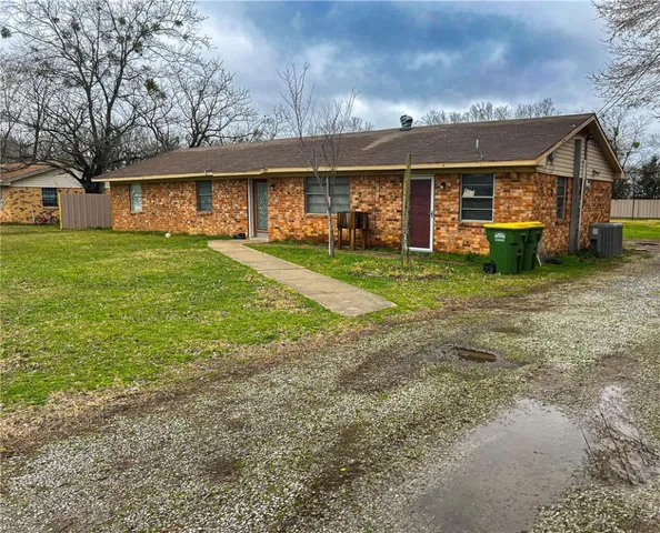 $185,000 | 513 Henderson Boulevard, Groesbeck, TX 76642