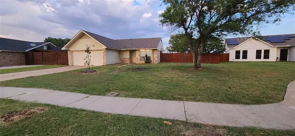 $2,150 | 200 Seagull Court, Irving, TX 75060