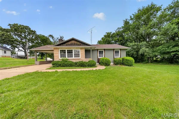 $164,900 | 612 West 4th Street, Dixon, MO 65459