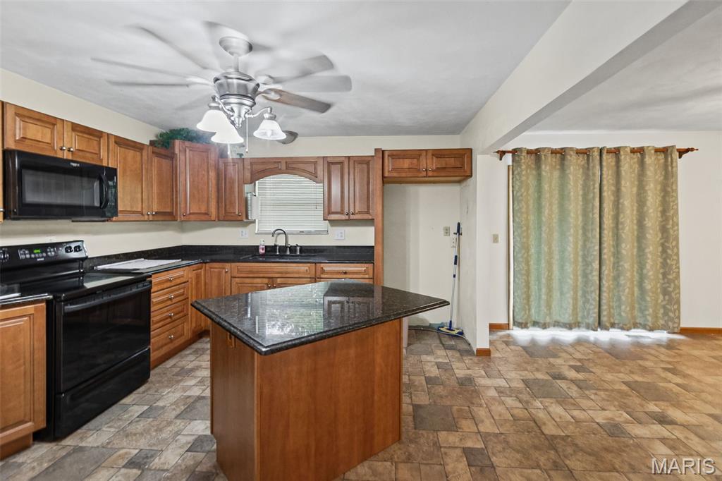 217 Hall Point Fairview Heights, IL 62208 - Photo 9 of 18 Gallery Image 9