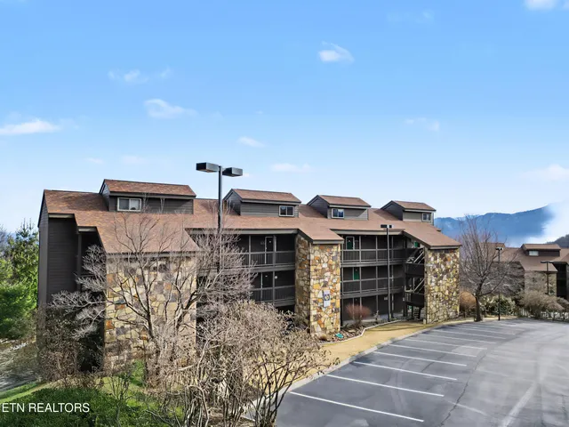 $335,000 | 1380 Ski View Drive, Unit 5104, Gatlinburg, TN 37738