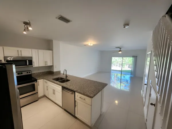 $2,300 | 5067 Southeast Mariner Garden Circle, Stuart, FL 34997